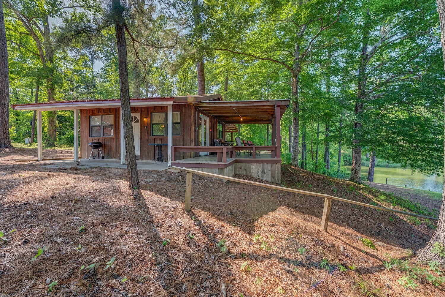 Cedar Cabin Paradise Point Park Hemphill, TX 75948